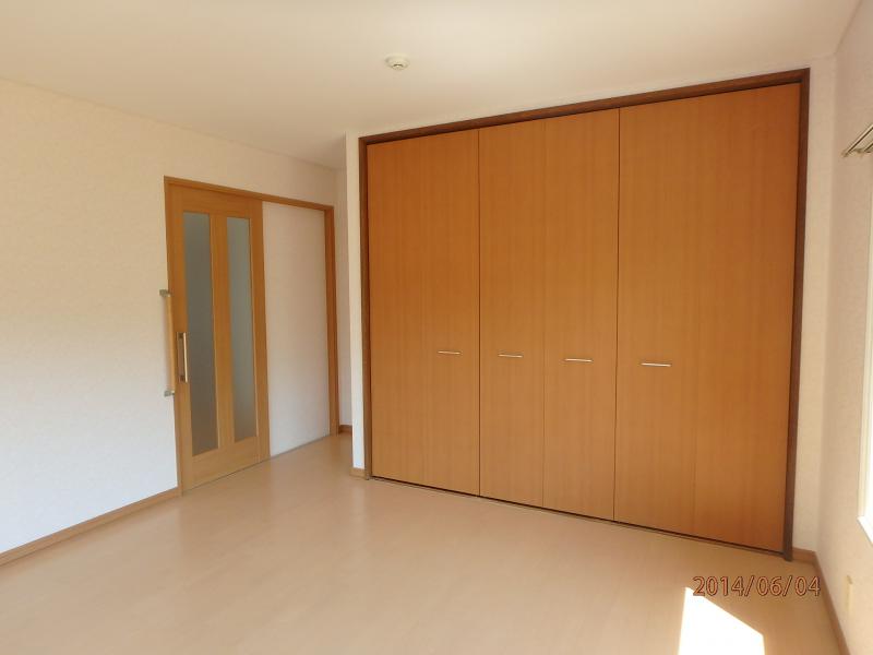 寝室クローゼット（施工後）